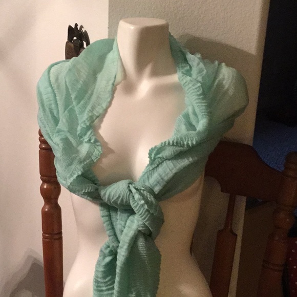 🌴NWOT Just Too Trendy & So Much Fun To Wear Scarf Wardrobe Must Have 🌴 - Picture 2 of 6